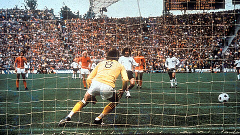 dfm-hall-of-fame-paul-breitner.jpg